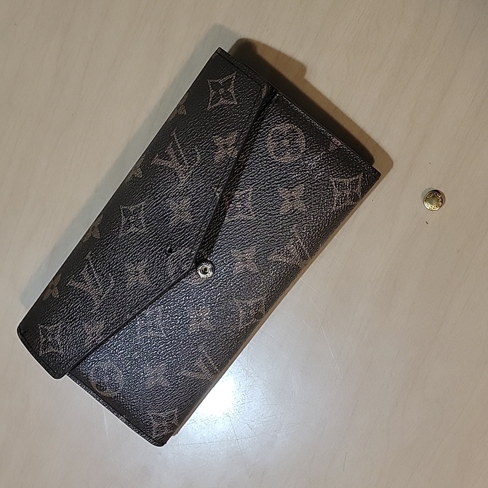 Louis vuitton sarah wallet